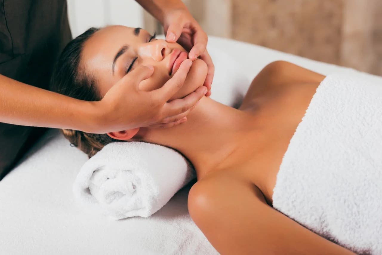 Experience the Ultimate Deep Cleanse Facial Queens NY for Clearer Skin
