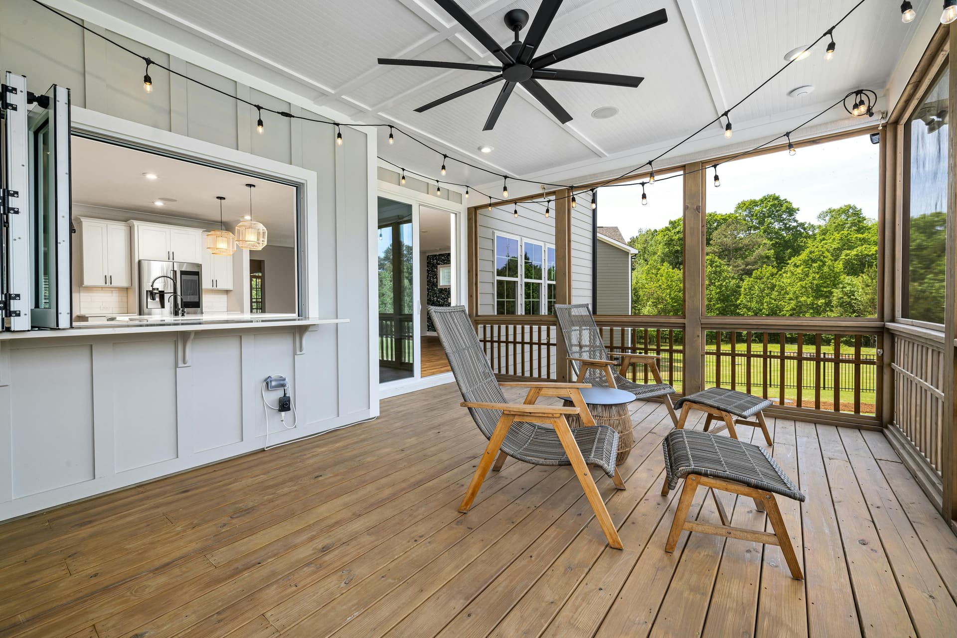 Sunroom Windows Solutions for Energy Efficiency