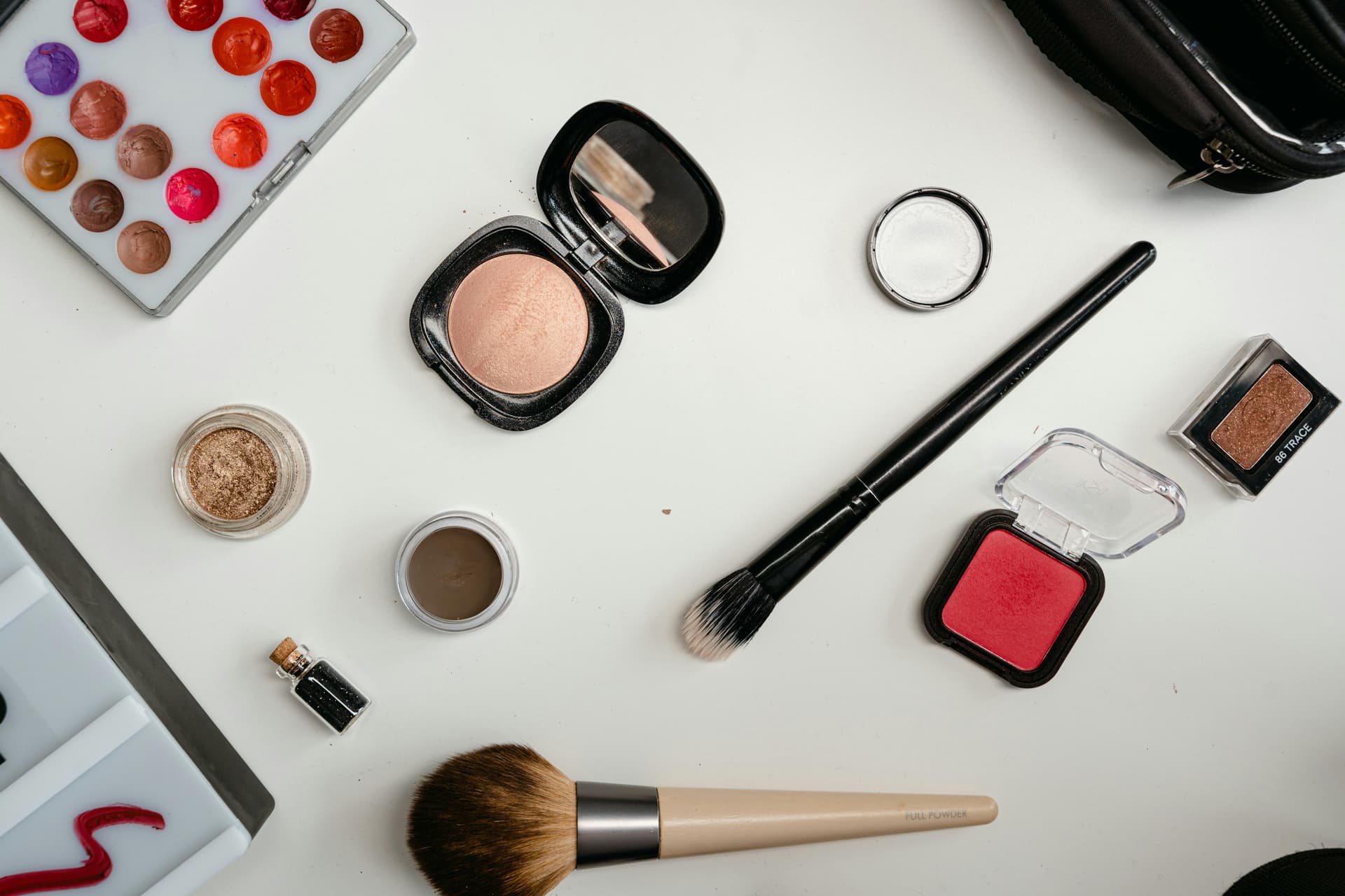 Hourglass make up Products That Guarantee Flawless Results