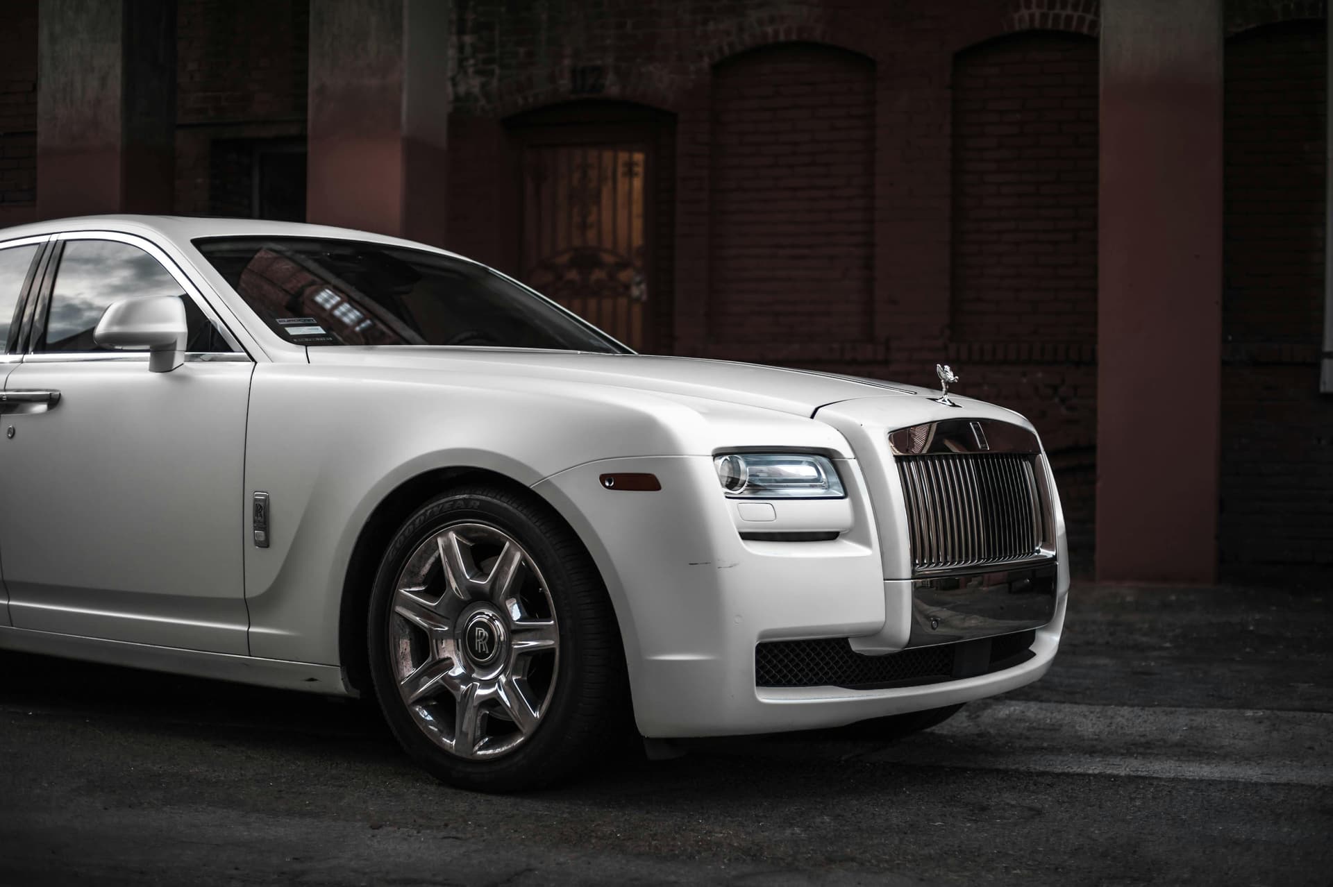 Explore Vineyards Effortlessly with Wine tour limo packages