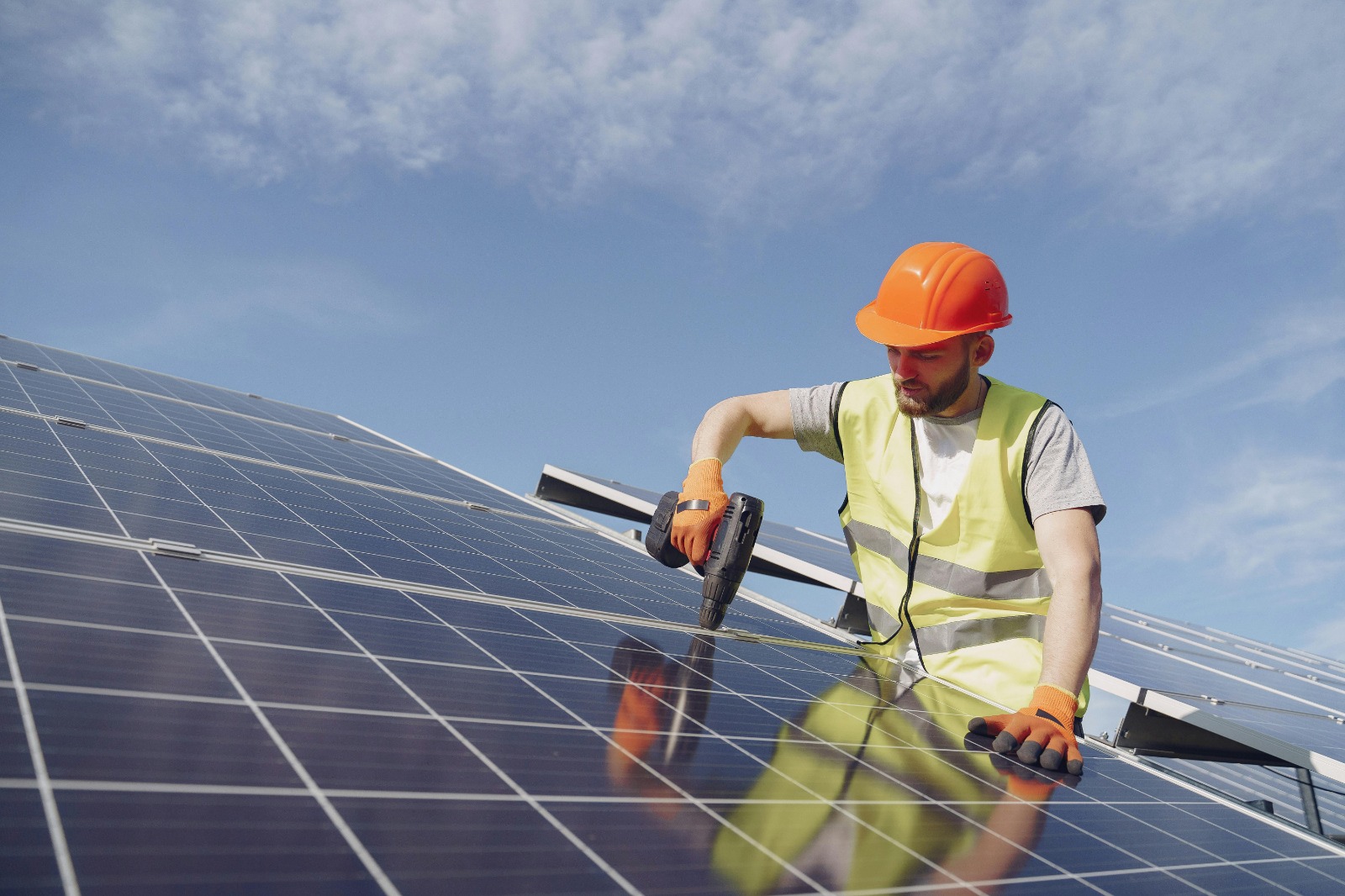 7 Trusted Reasons to Choose a Solar EPC Company New Jersey for Your Project