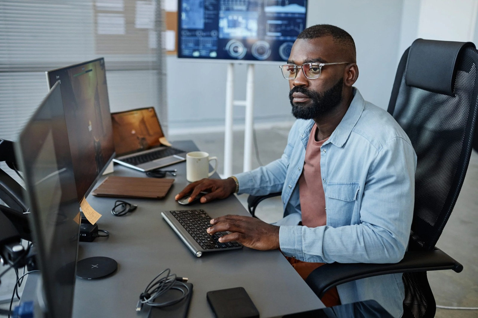 Digital Workplace Safety Communication for Modern Workforces