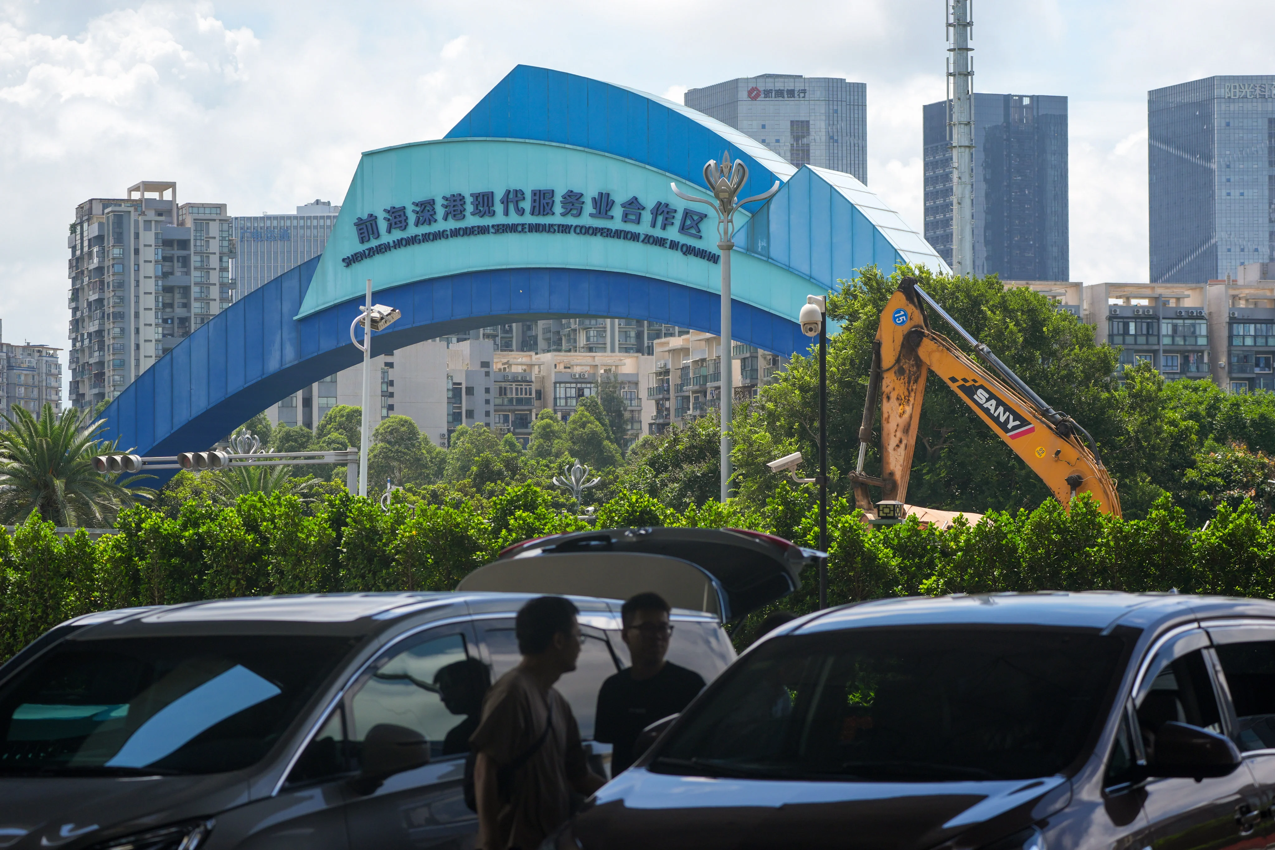Why Hiring a Private Driver China Makes Business Trips Easier