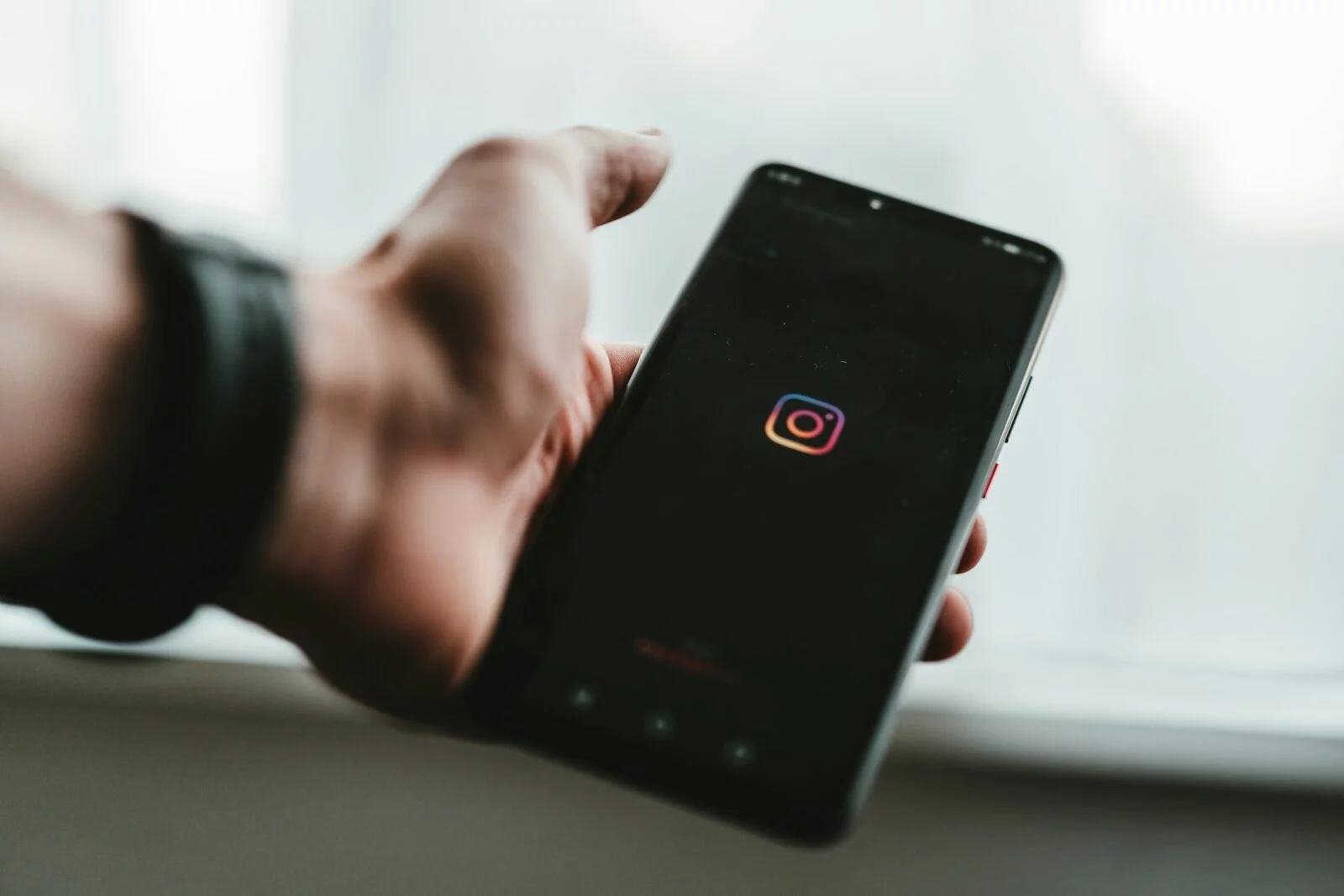 How Social Proof on Instagram Increases Engagement and Conversions