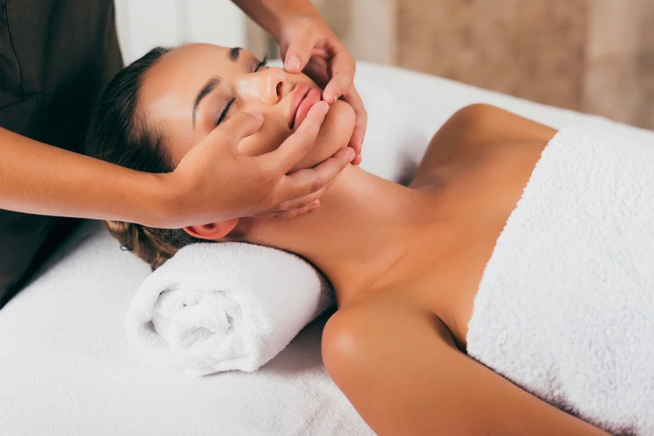 Experience the Ultimate Deep Cleanse Facial Queens NY for Clearer Skin
