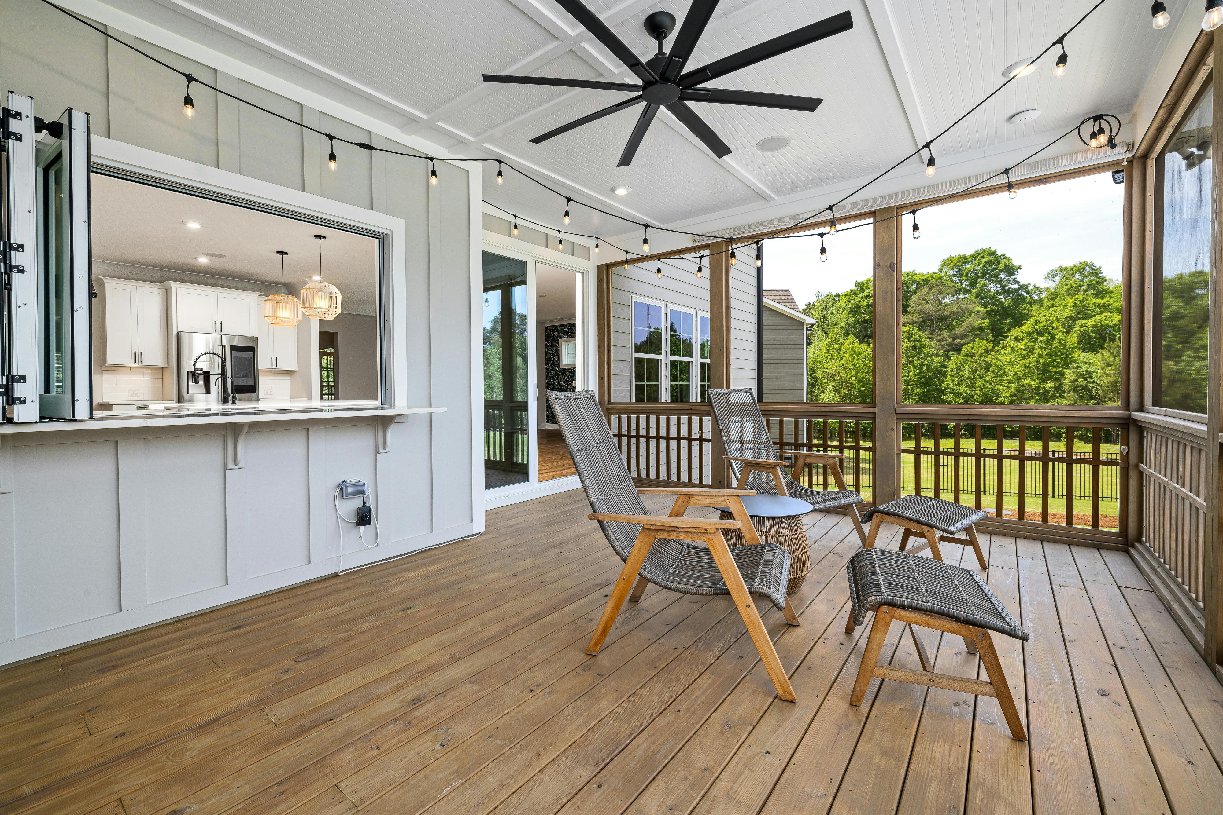 Sunroom Windows Solutions for Energy Efficiency
