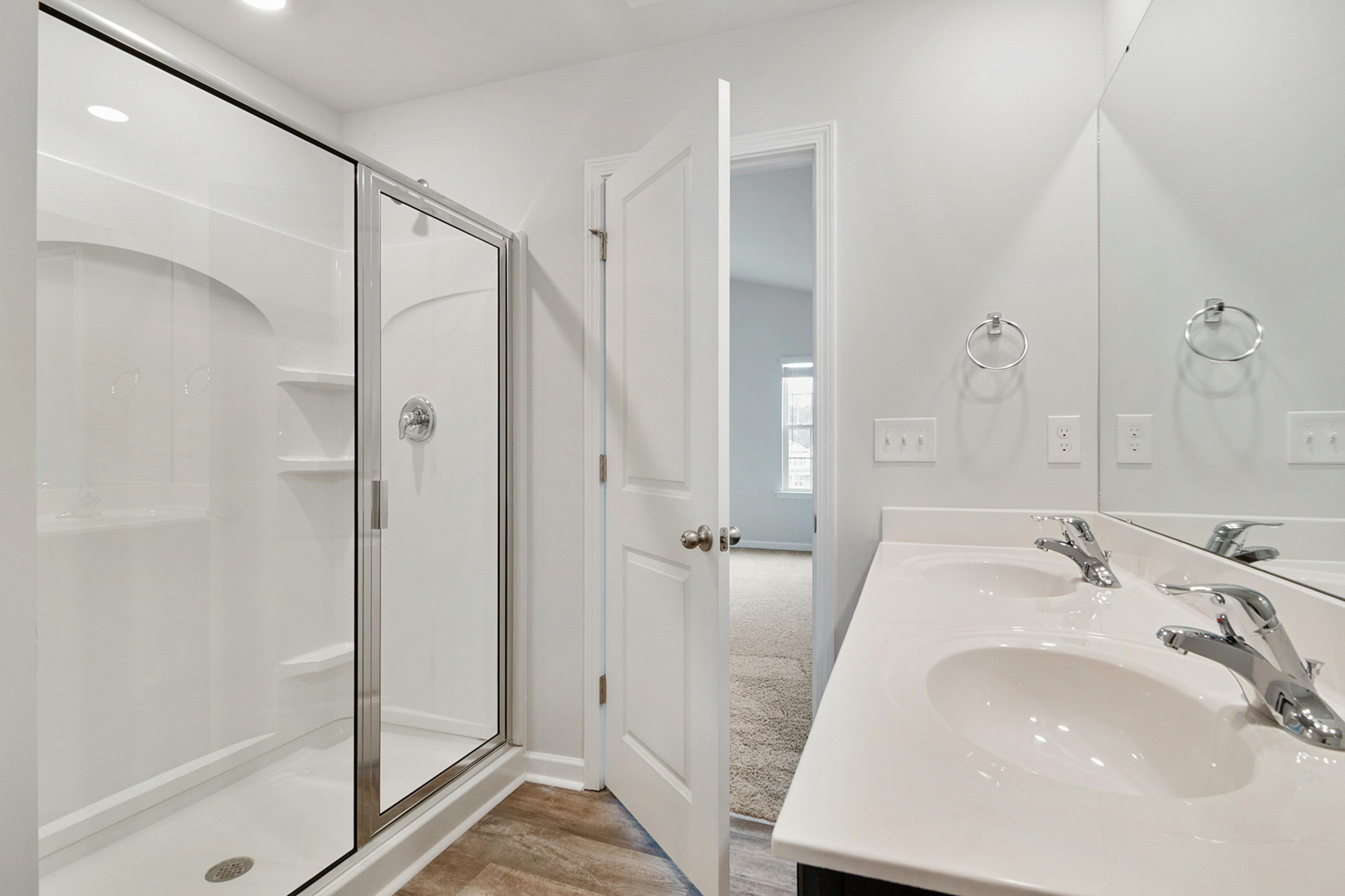 Elegant Showers Featuring Modern Bathroom Innovations