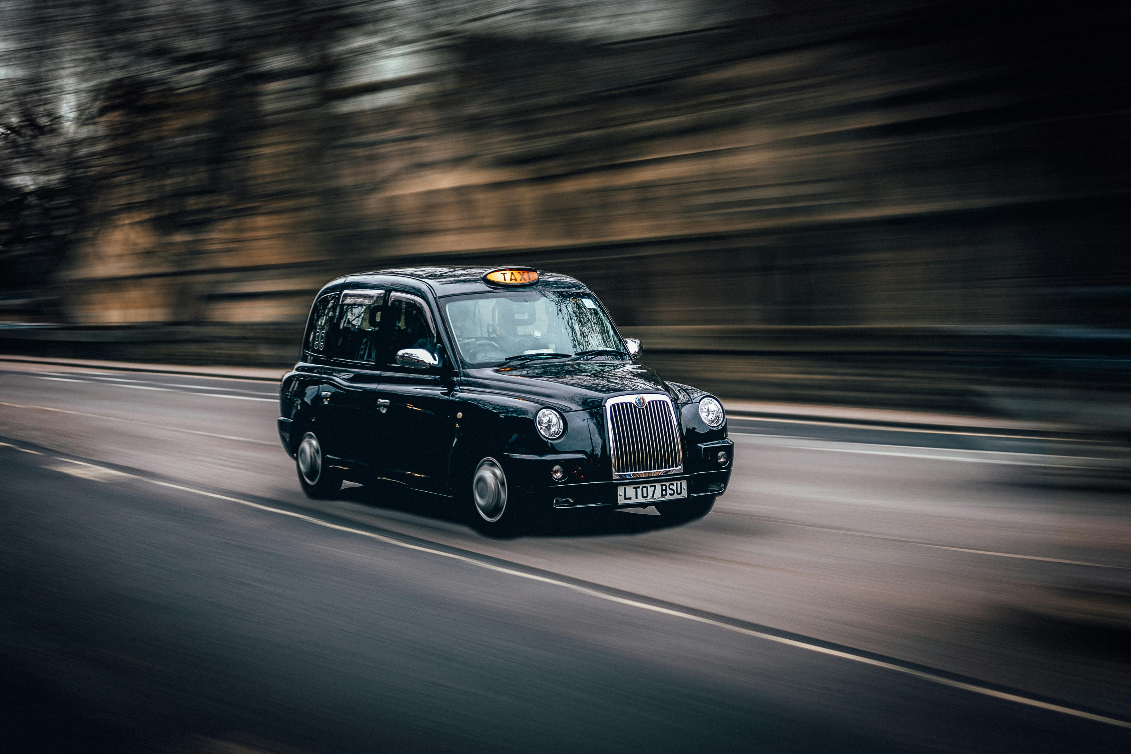 Reliable Pyrford Minicabs – Available 24/7