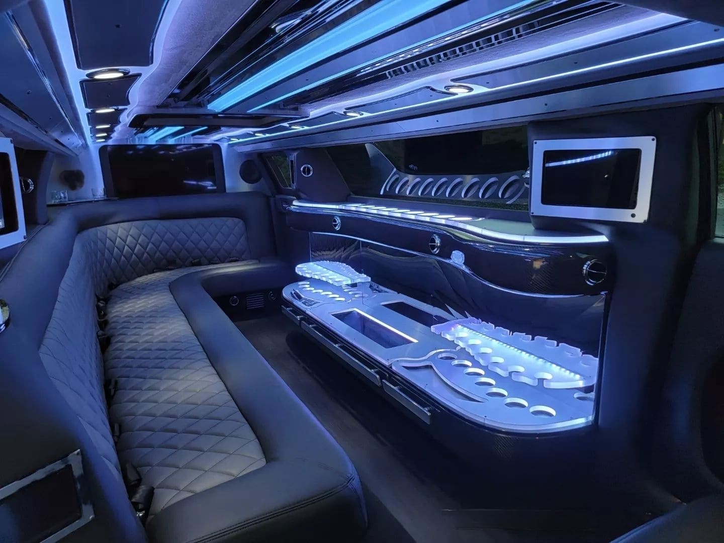 Limousine Service Miami – Premium Fleet | VIP Miami Limo Service